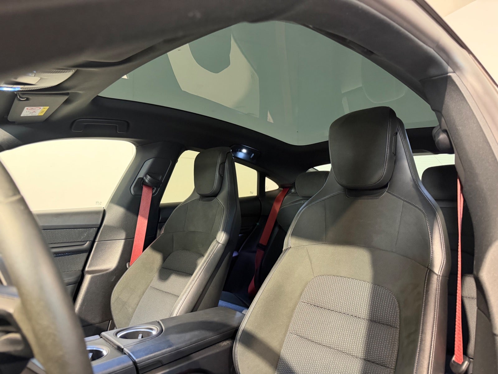 Porsche – Taycan 4S