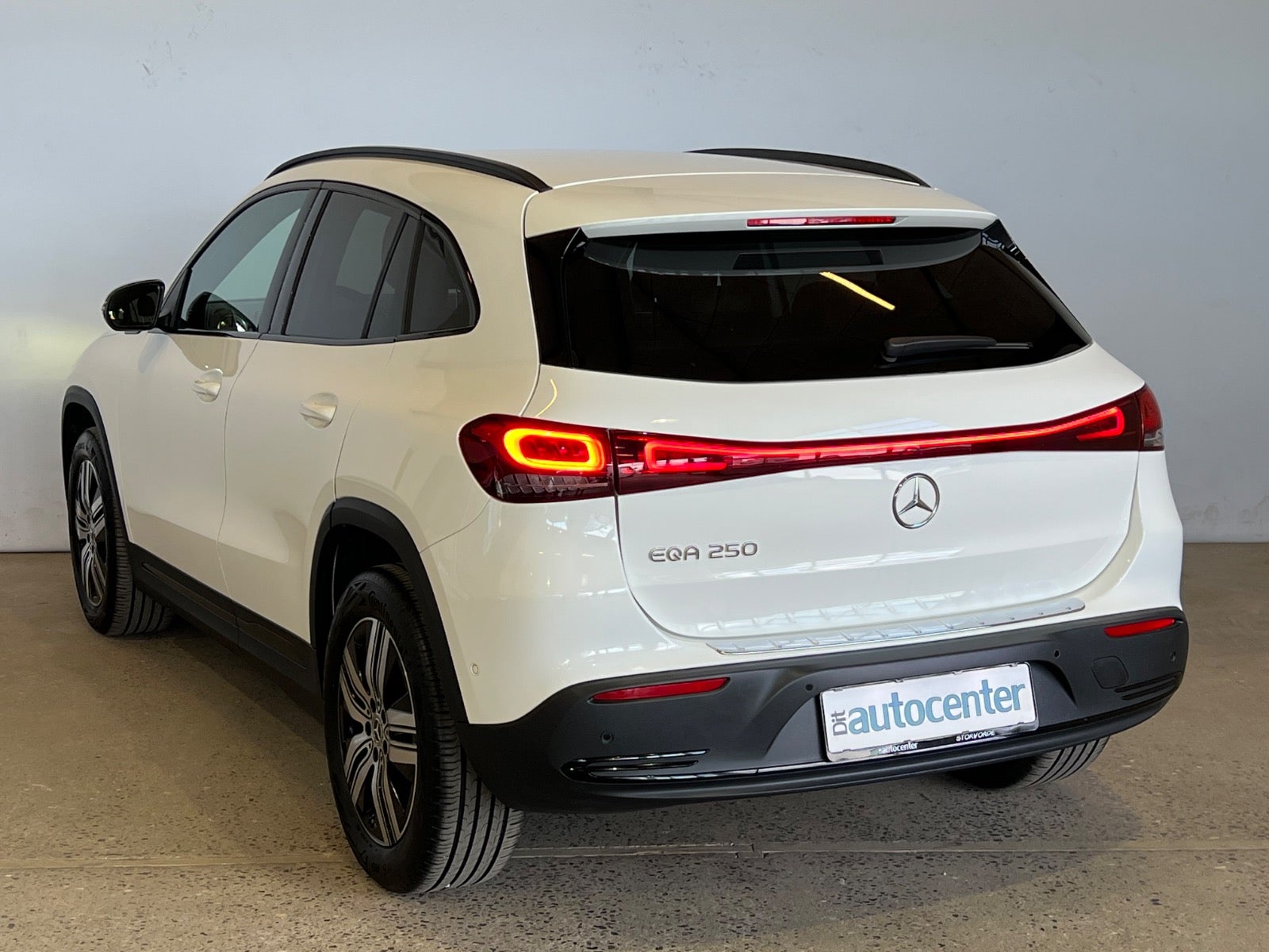 Mercedes EQA250 Electric Art