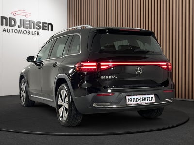 Mercedes EQB250+ Progressive Van