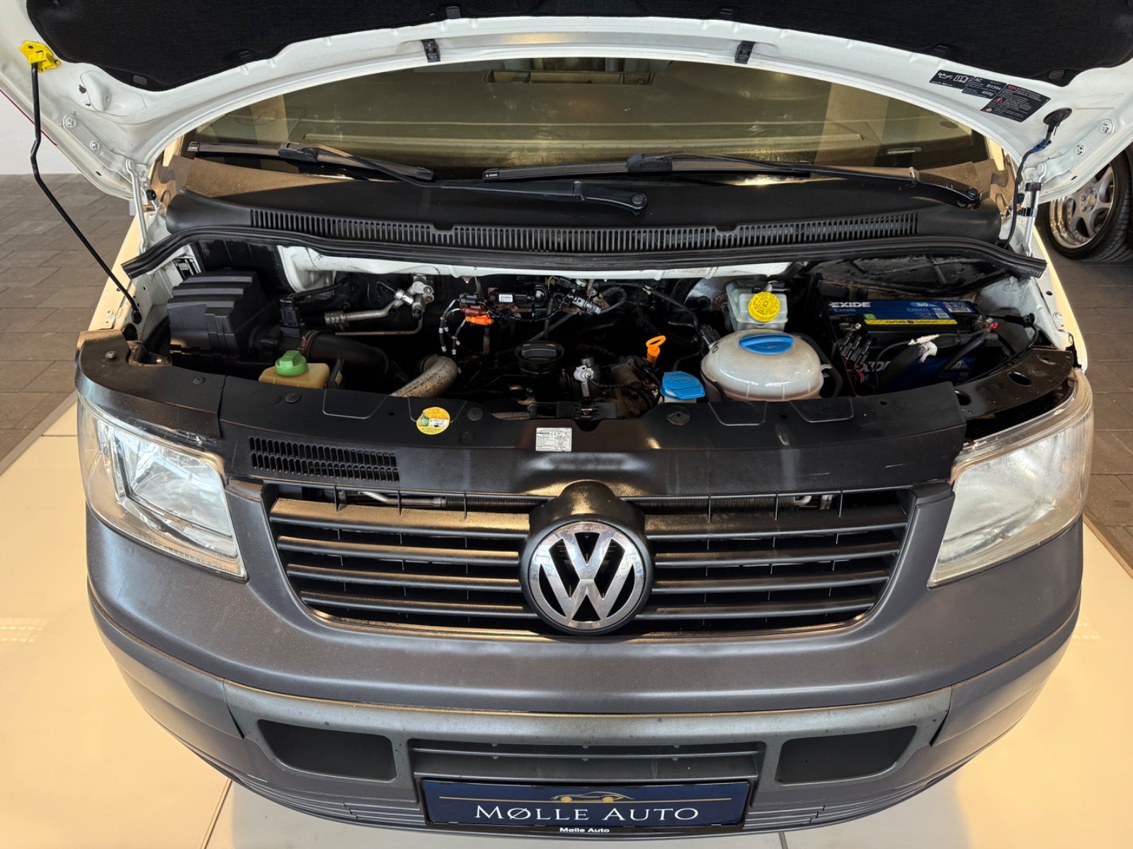 Billede af VW Transporter 2,5 TDi 130 Kassevogn lang