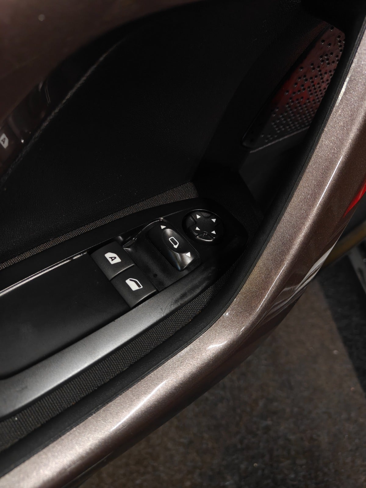 Billede af Peugeot 2008 1,2 e-VTi 82 Active Sky ESG