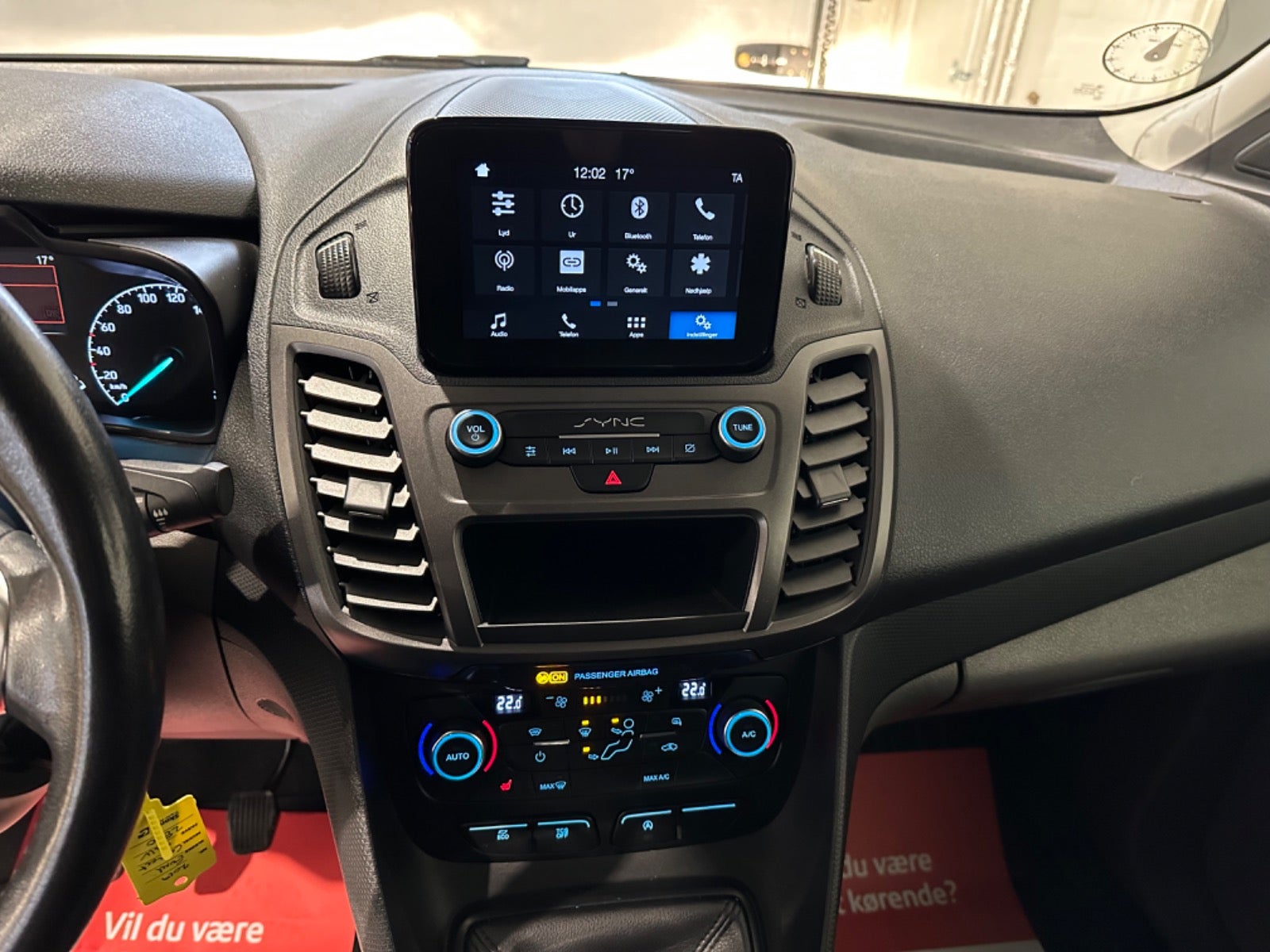 Ford Transit Connect EcoBlue Limited lang