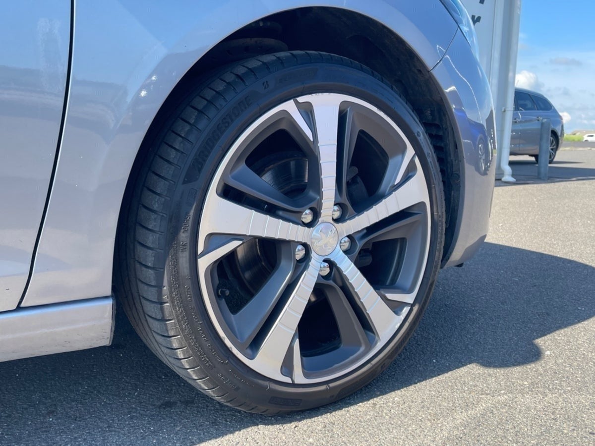 Billede af Peugeot 308 1,6 BlueHDi 120 Allure Sky SW
