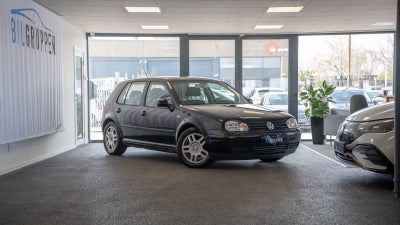 VW Golf IV 2,0 Comfortline Benzin modelår 2002 km 299000 Sort træk ABS airbag startspærre servostyri