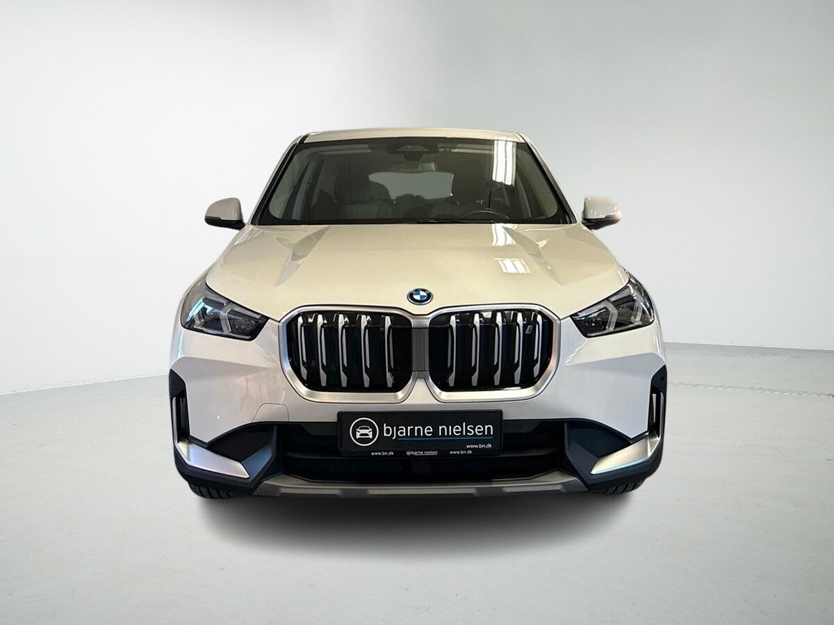 BMW iX1 xDrive30 billede 3