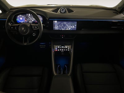 Porsche Macan Turbo Van