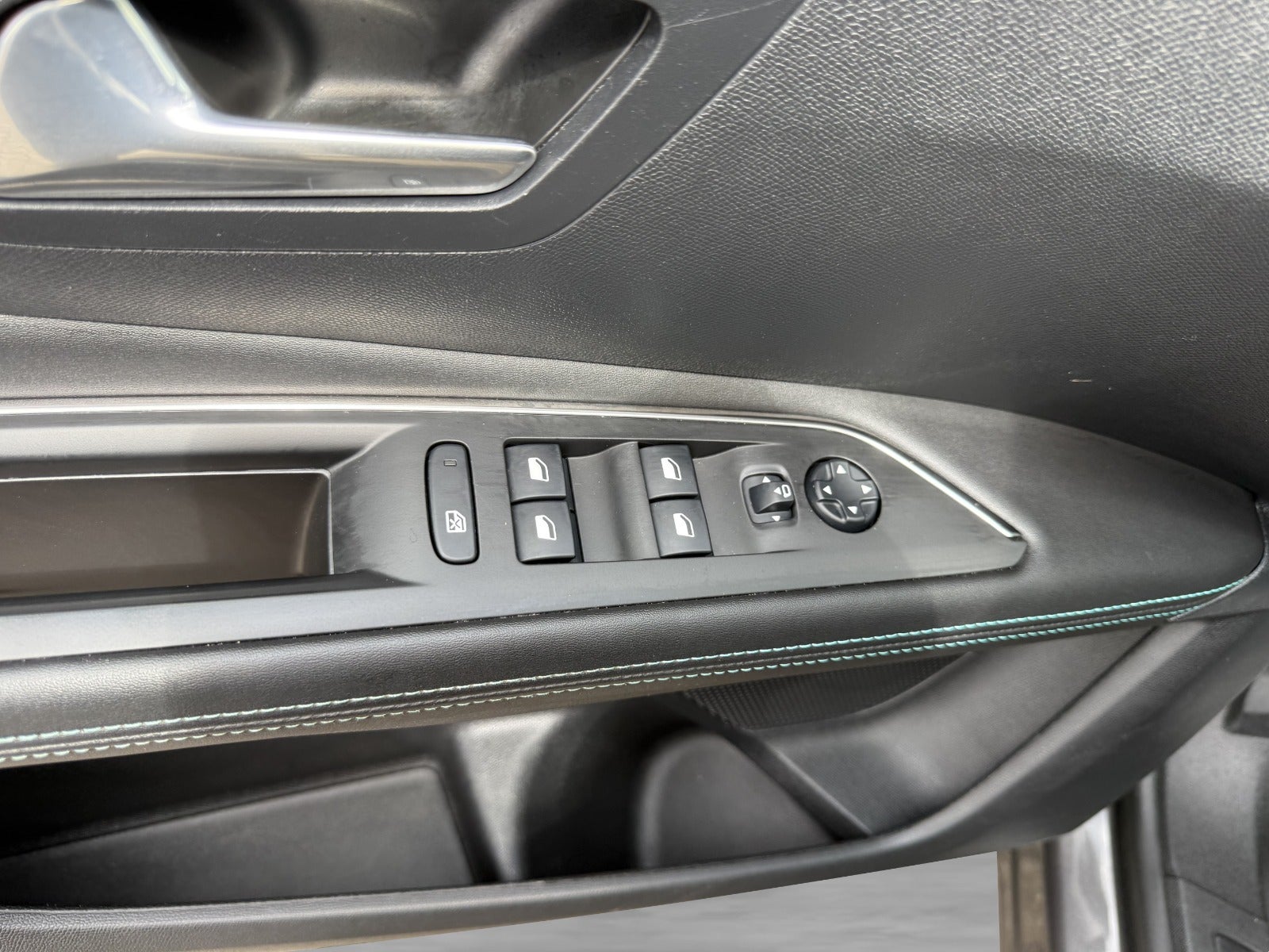 Billede af Peugeot 3008 1,6 Hybrid First Selection EAT8