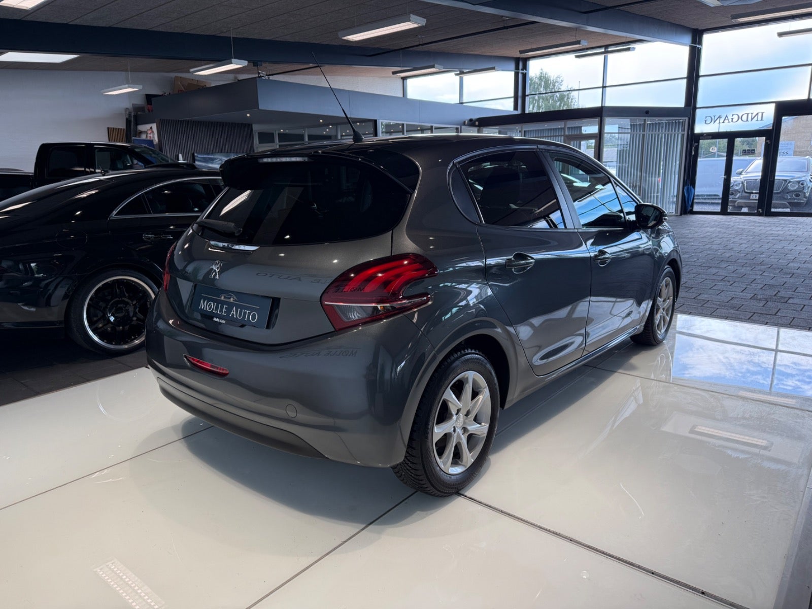 Billede af Peugeot 208 1,6 BlueHDi 100 Envy Sky