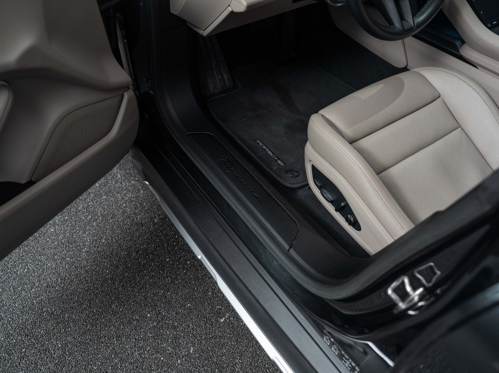 Gallery image 8 of 17