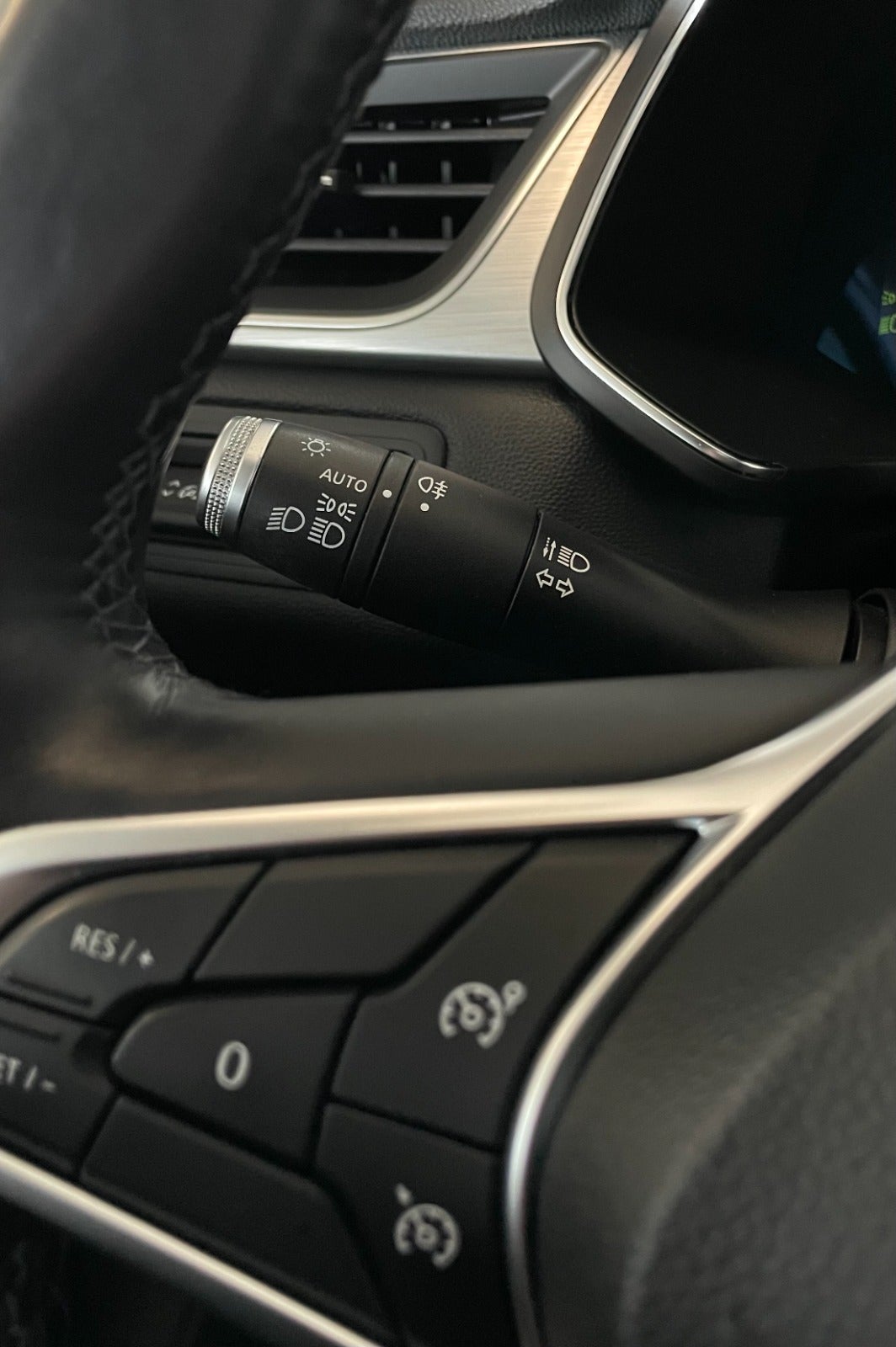 Billede af Renault Captur 1,6 E-Tech Intens