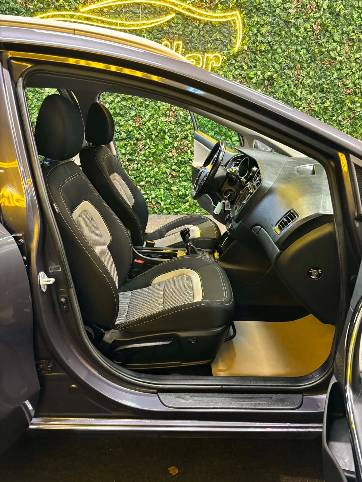 Billede af Kia Ceed 1,6 CRDi 128 Platinium Edition SW