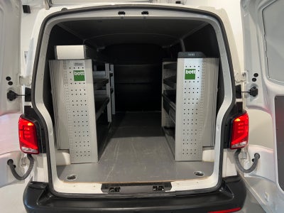VW Transporter TDi 110 Kassevogn lang