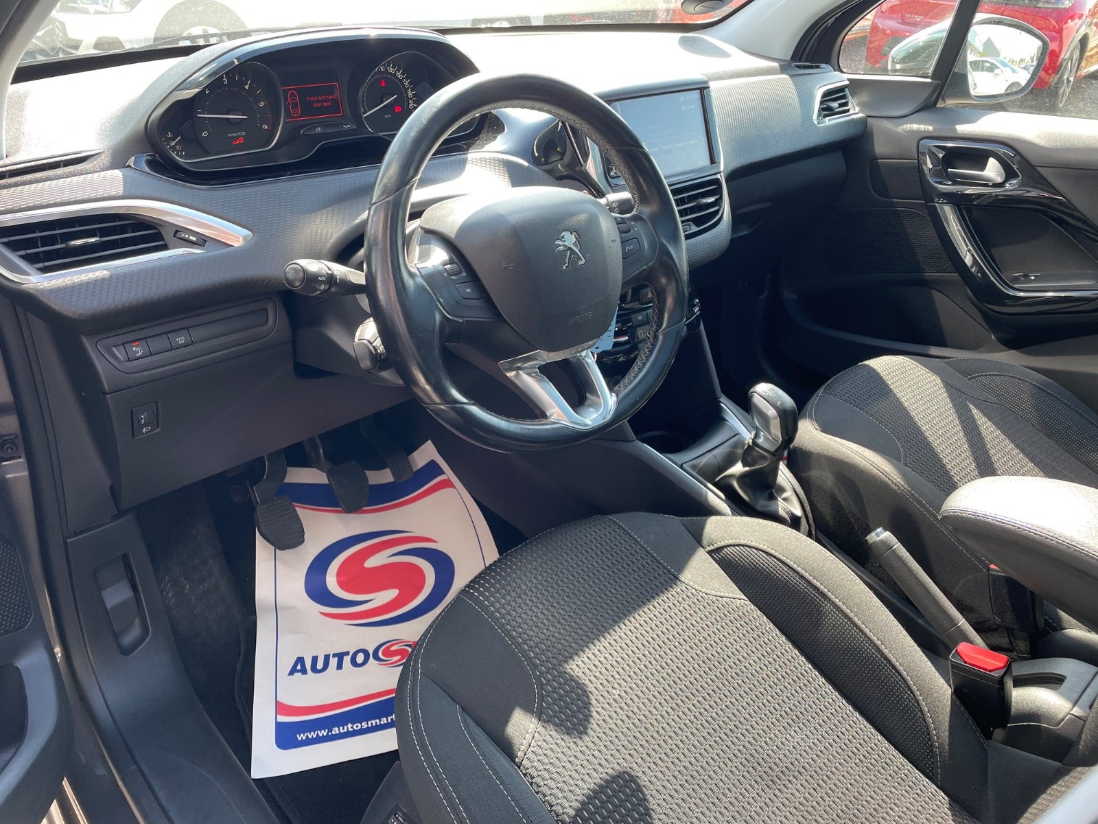 Billede af Peugeot 208 1,5 BlueHDi 100 Prestige Sky