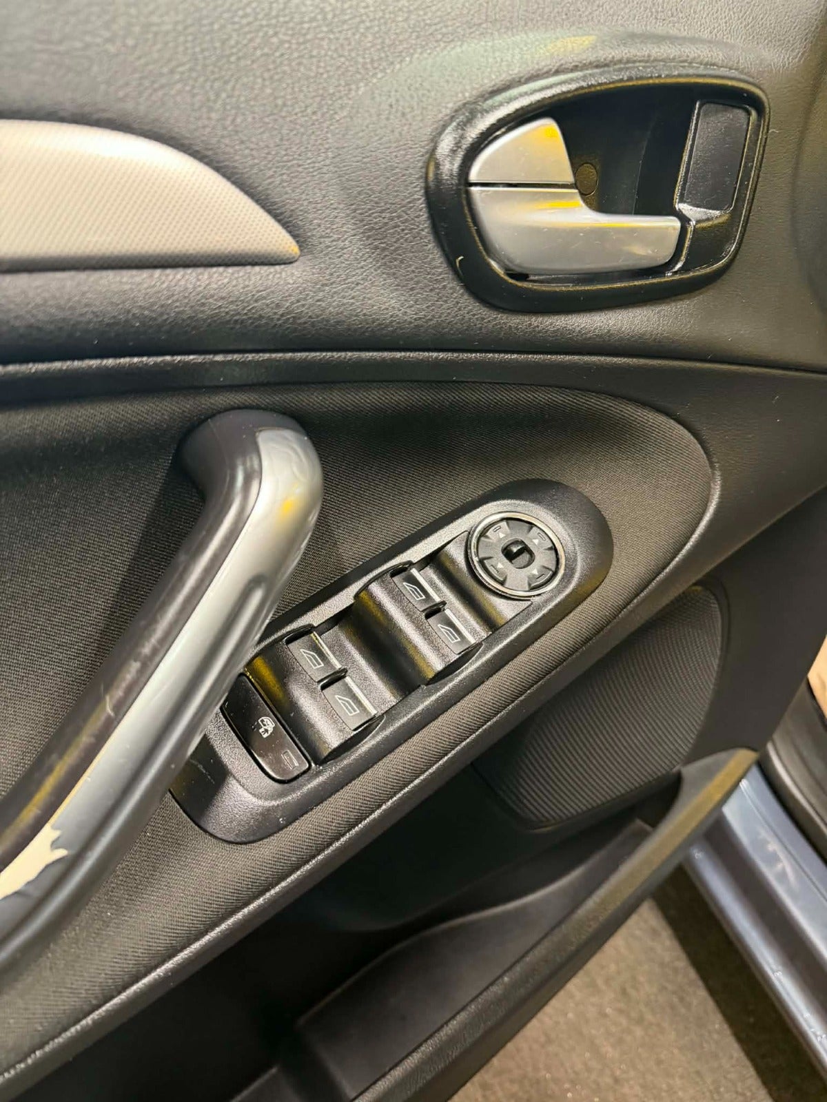 Billede af Ford Galaxy 2,0 TDCi 140 Ghia aut. 7prs