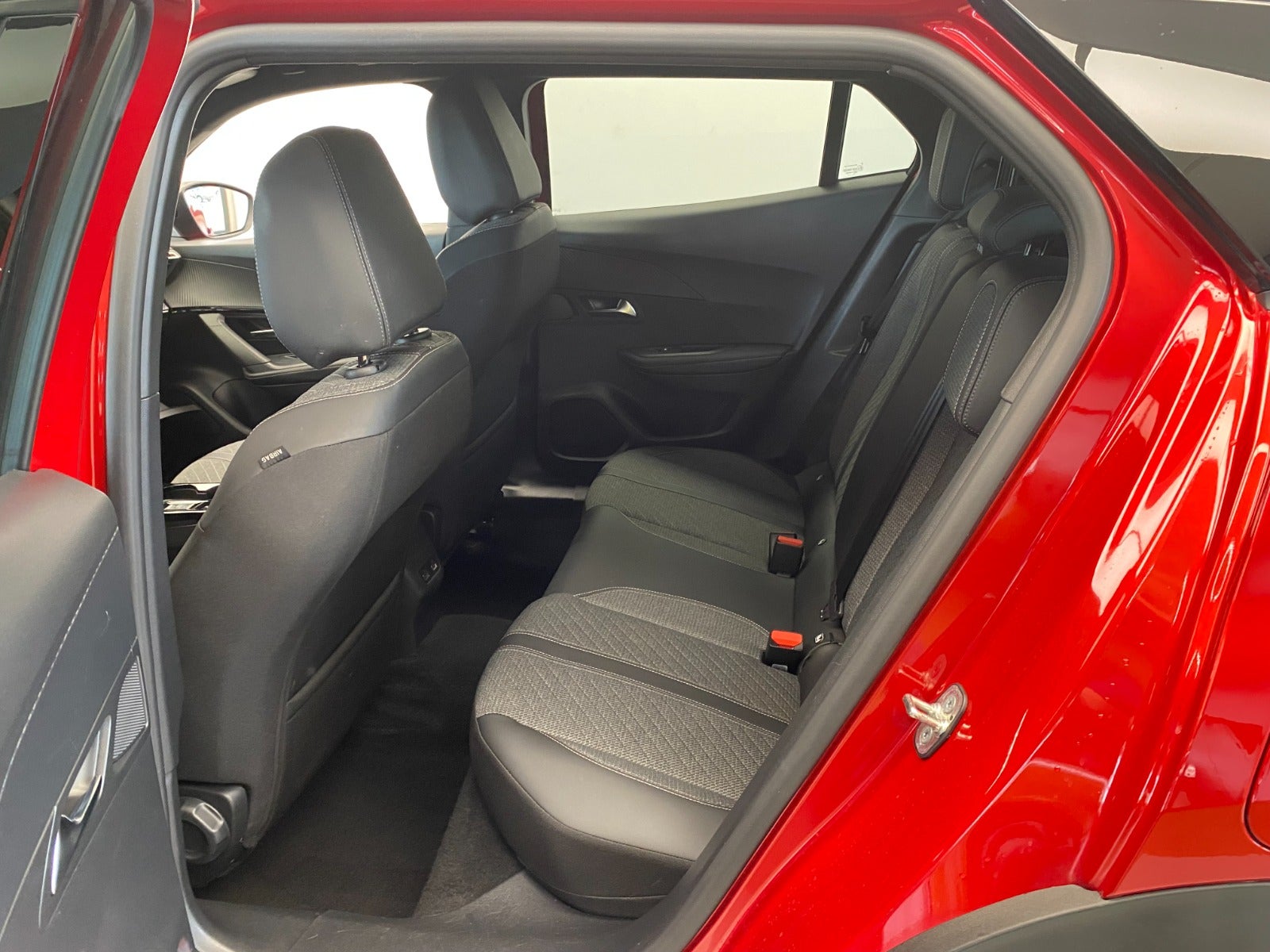 Billede af Peugeot e-2008 54 Allure