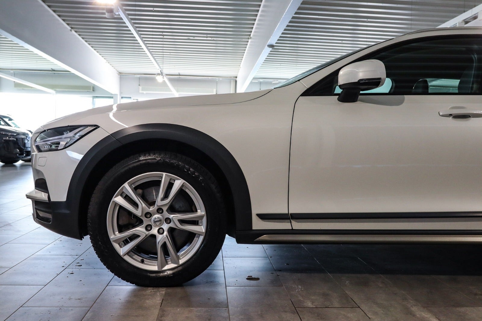 Billede af Volvo V90 CC 2,0 D4 190 Momentum aut. AWD