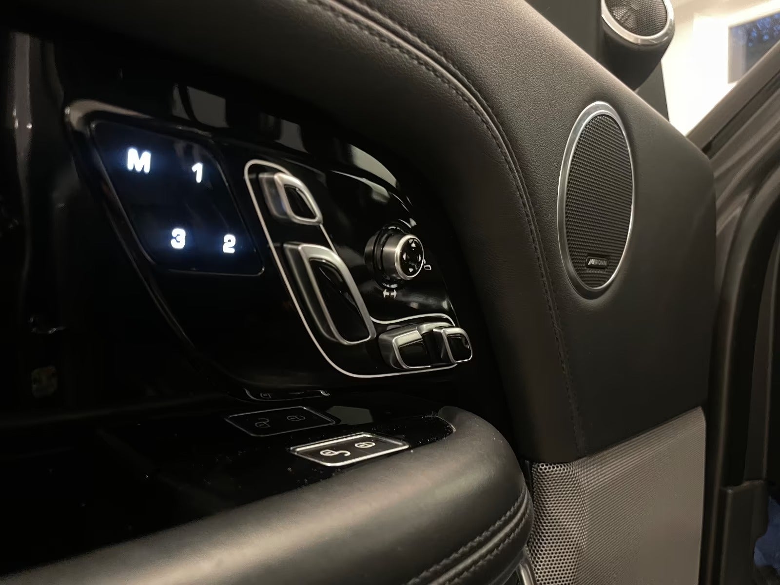 Land Rover – Range Rover