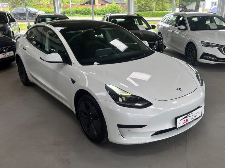 Tesla Model 3 RWD