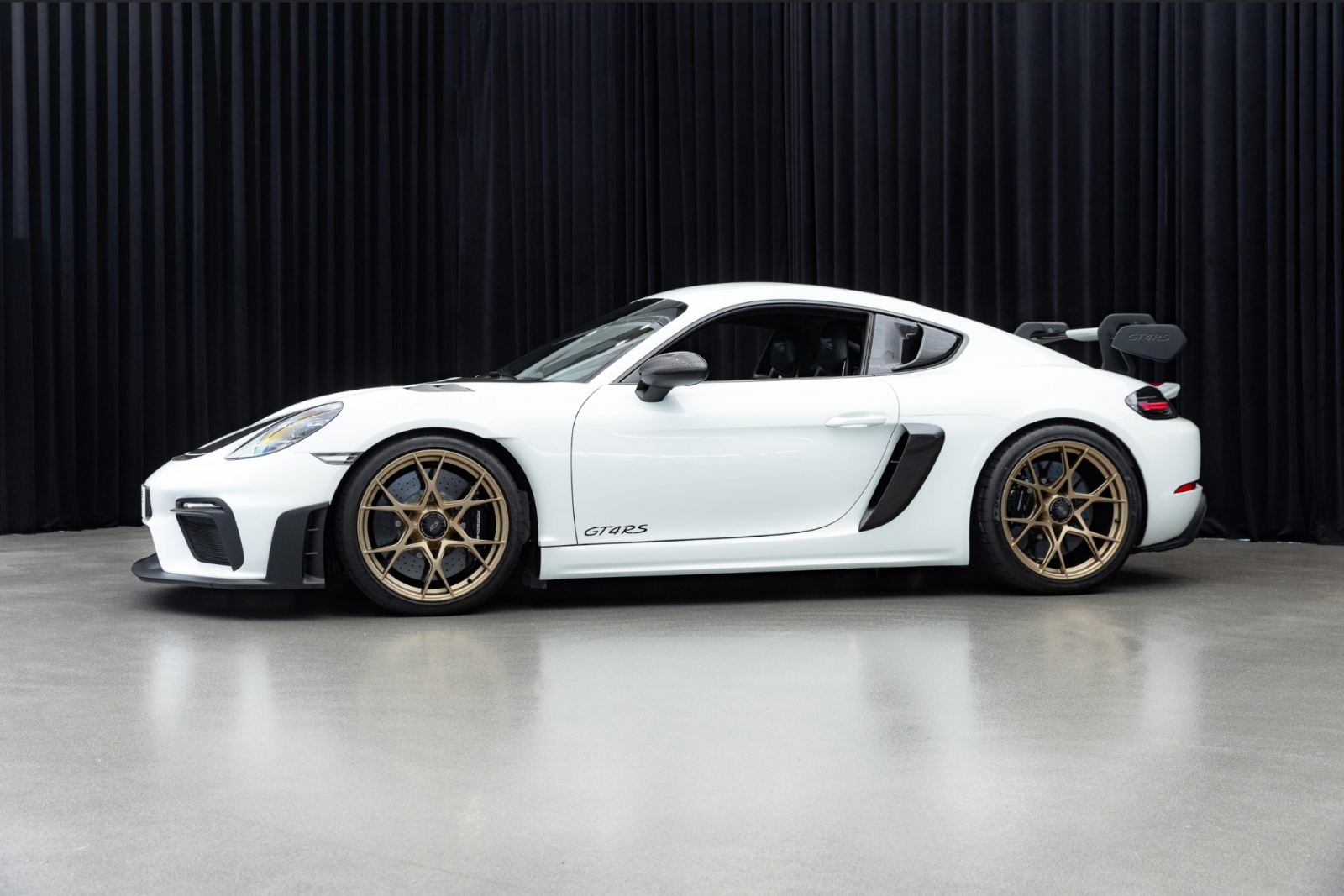 Gallery image 6 of 16