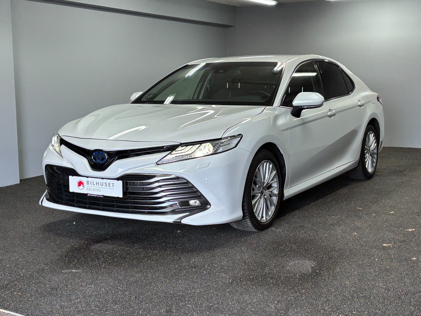 Toyota Camry 2,5 Hybrid H3 Executive CVT