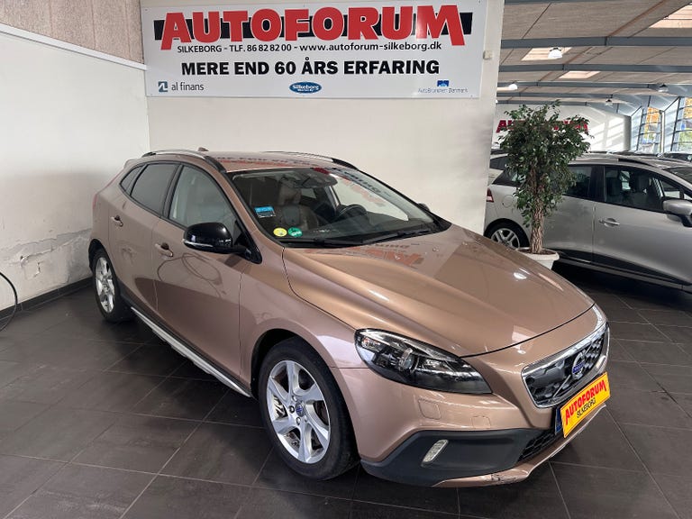 Volvo V40 CC D3 150 Momentum aut. Van