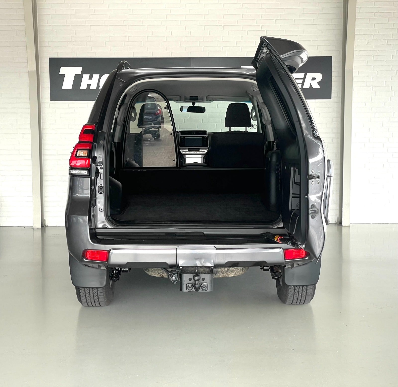 Billede af Toyota Land Cruiser 2,8 D-4D T2 aut. Van