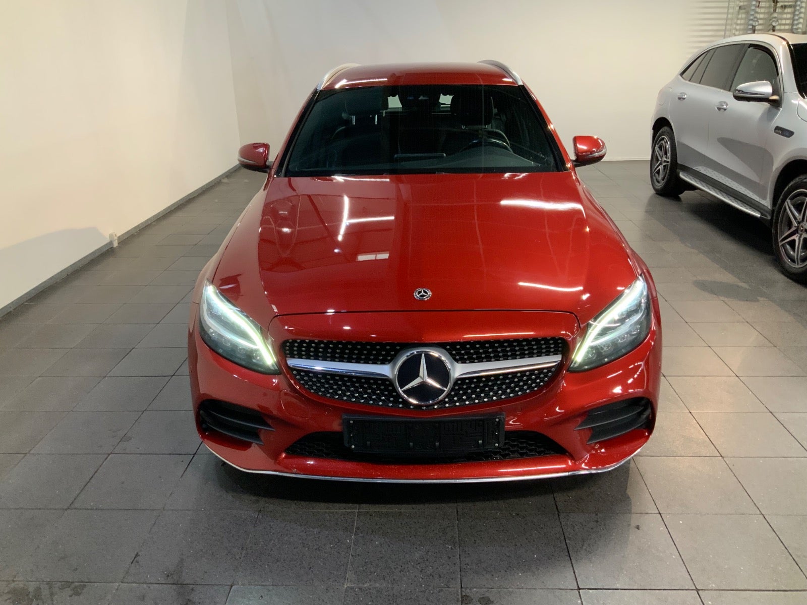 Mercedes-Benz C 300 d (2/8)