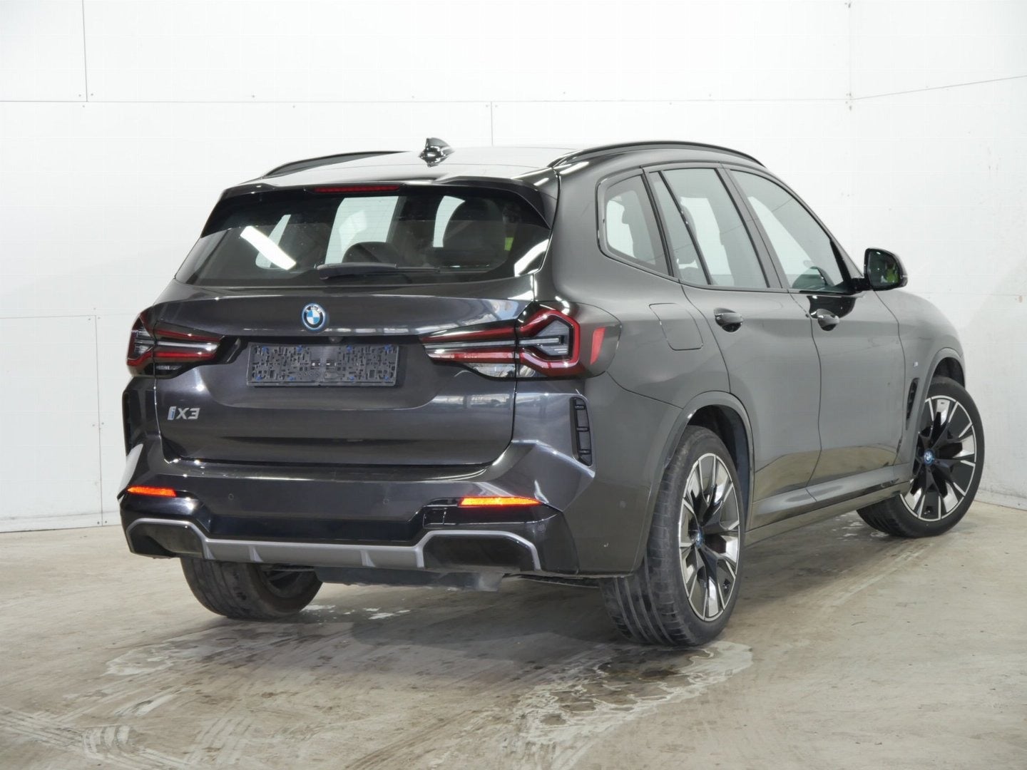 BMW iX3 Charged M-Sport