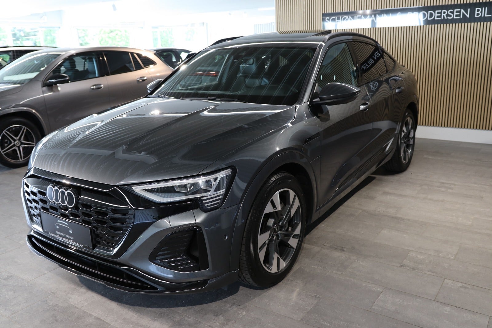 Billede af Audi Q8 e-tron 55 S-line Sportback quattro