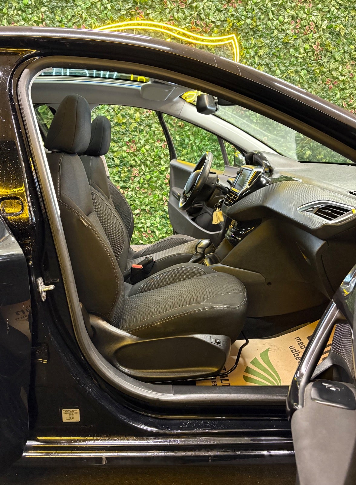 Billede af Peugeot 208 1,2 PureTech 82 Allure Sky