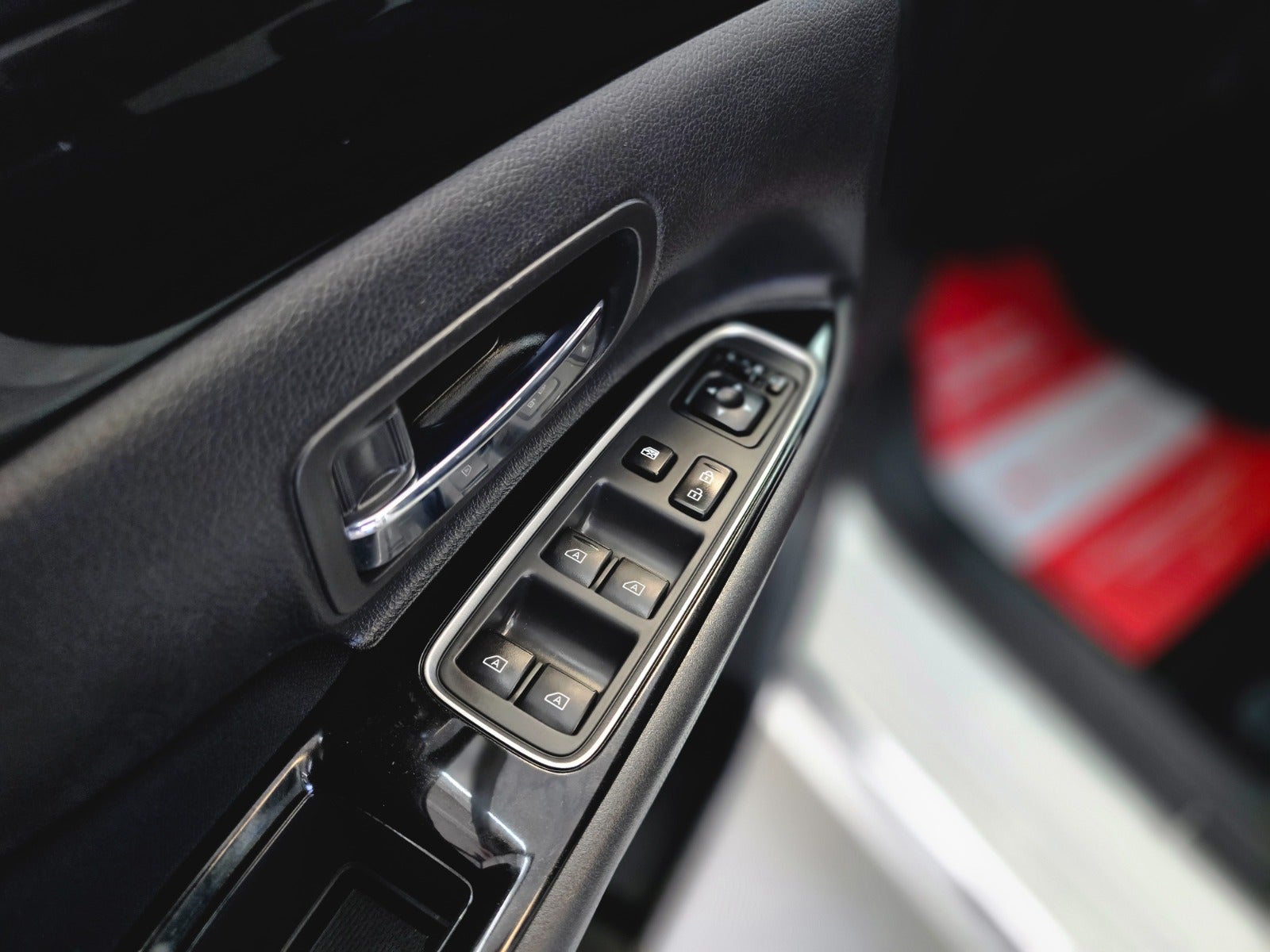 Billede af Mitsubishi Outlander 2,4 PHEV Inform+ CVT 4WD