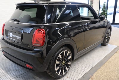 MINI Cooper SE Experience