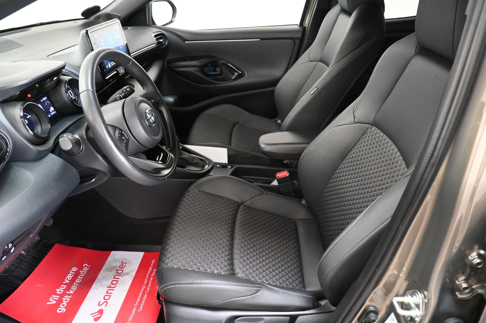 Toyota Yaris Hybrid Style e-CVT
