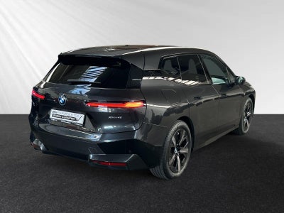 BMW iX xDrive40 BMW iX xDrive40 - 1