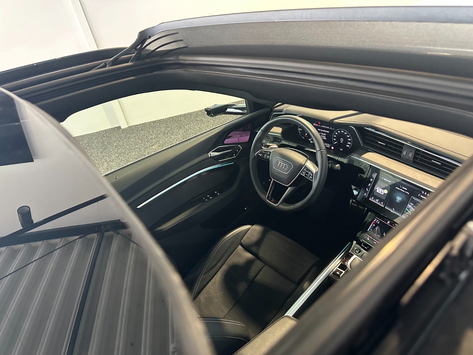 Audi Q8 e-tron 55 S-line Sportback quattro 5d - 17
