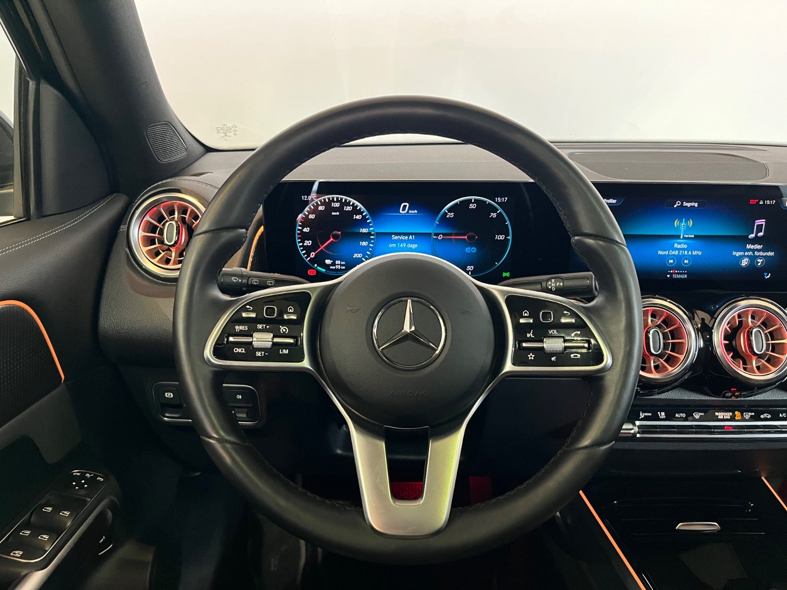Mercedes EQB250 Electric Art