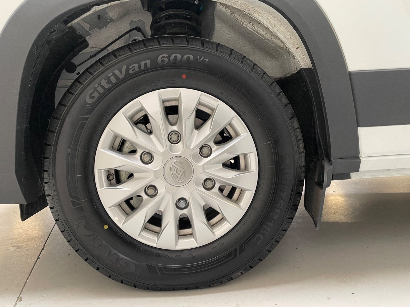 Billede af Maxus e-Deliver 9 88 L3H3 Kassevogn