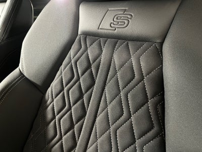 Audi Q4 e-tron S-line quattro Van