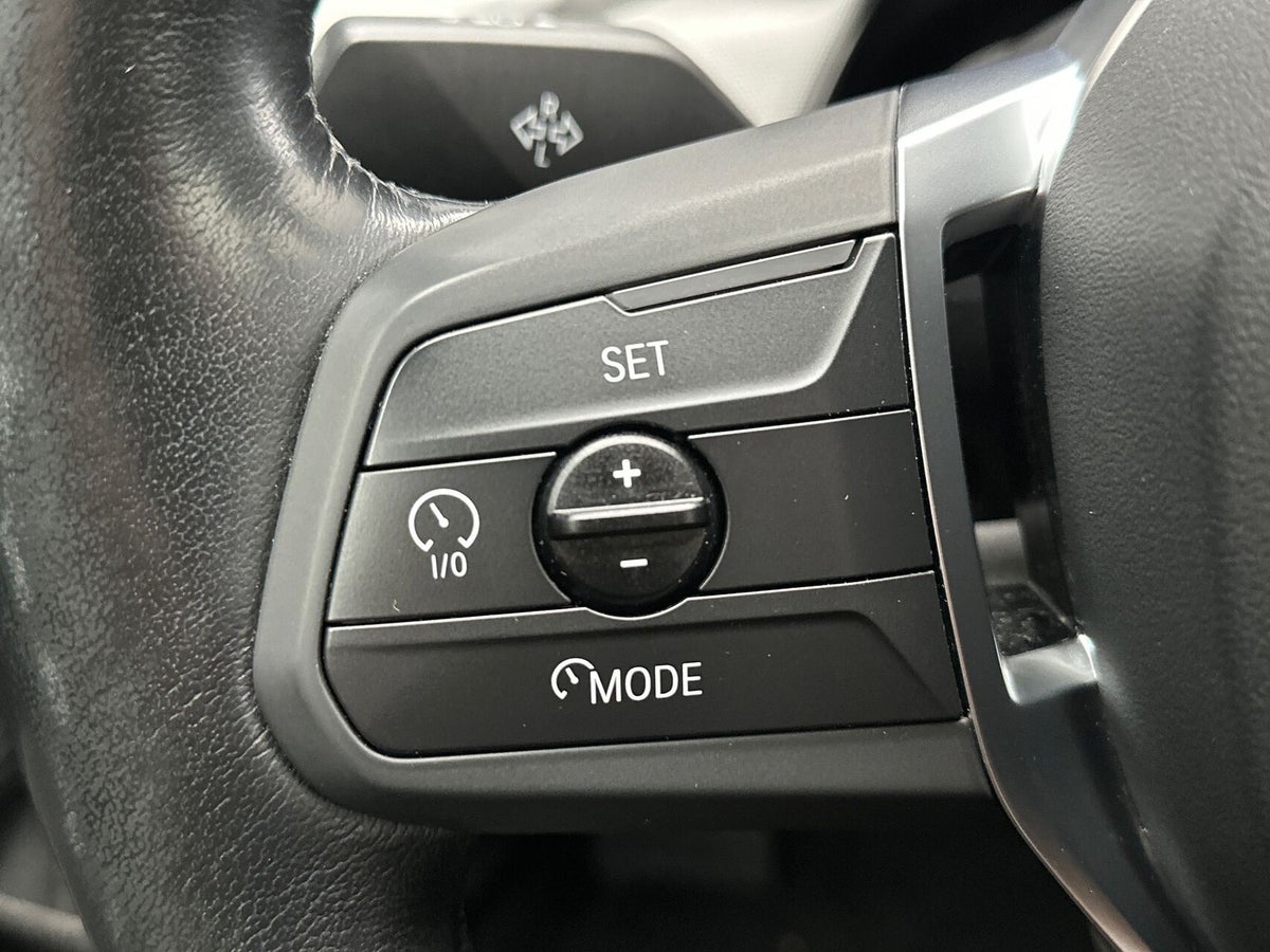 BMW iX1 xDrive30 billede 15