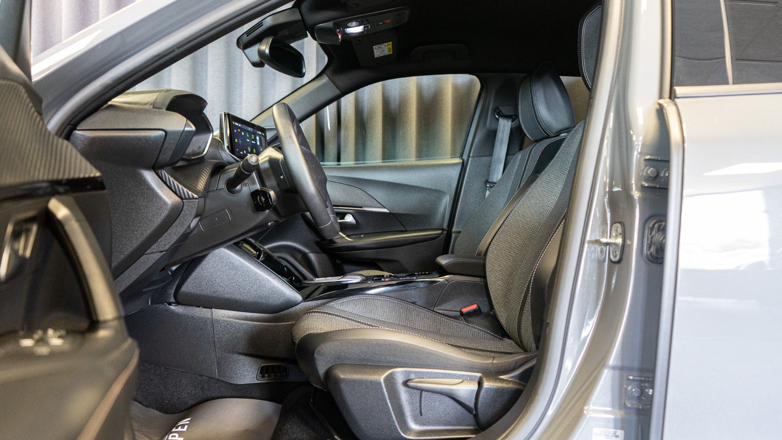 Billede af Peugeot e-2008 54 Allure
