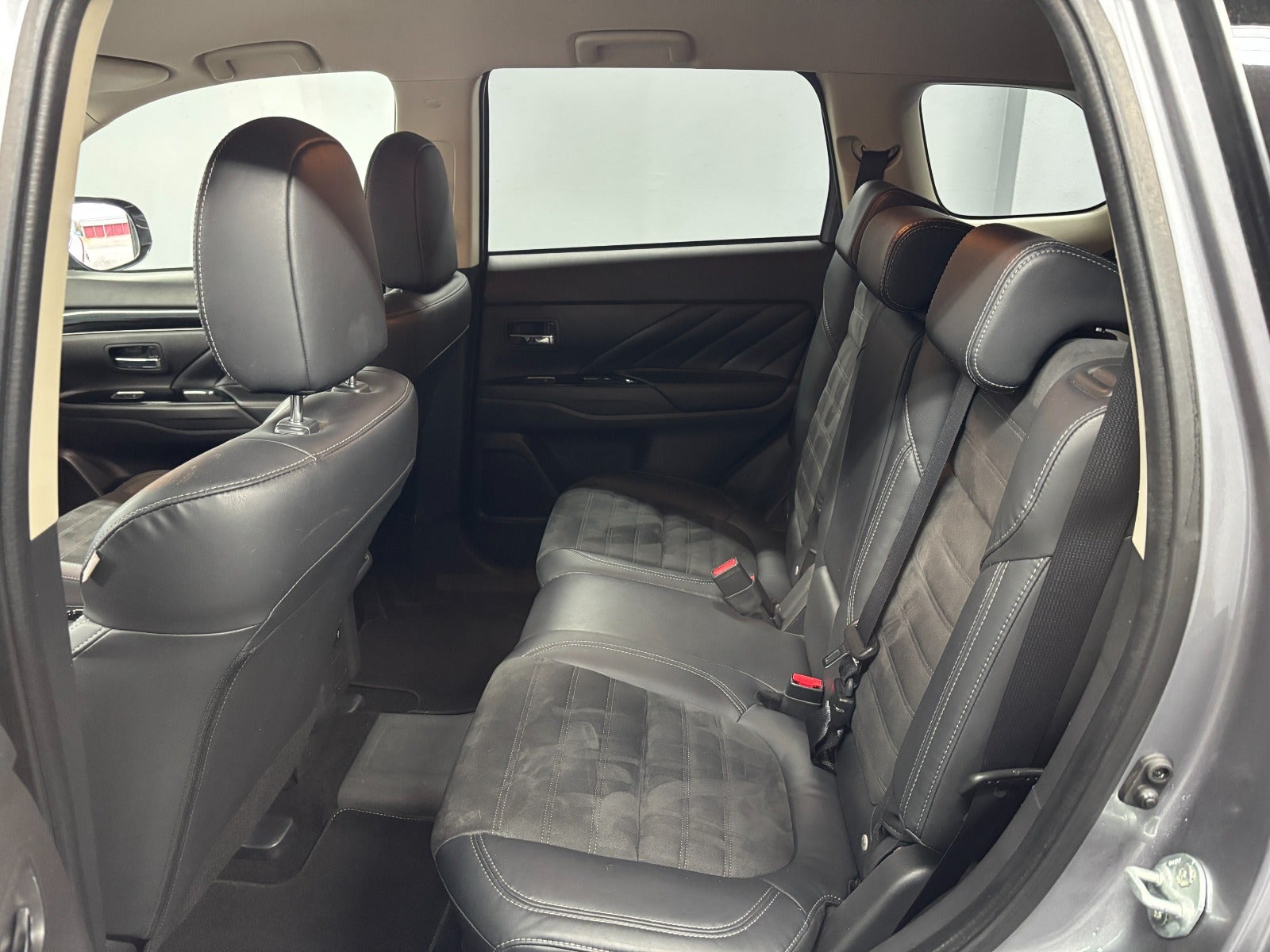 Billede af Mitsubishi Outlander 2,4 PHEV Invite CVT 4WD