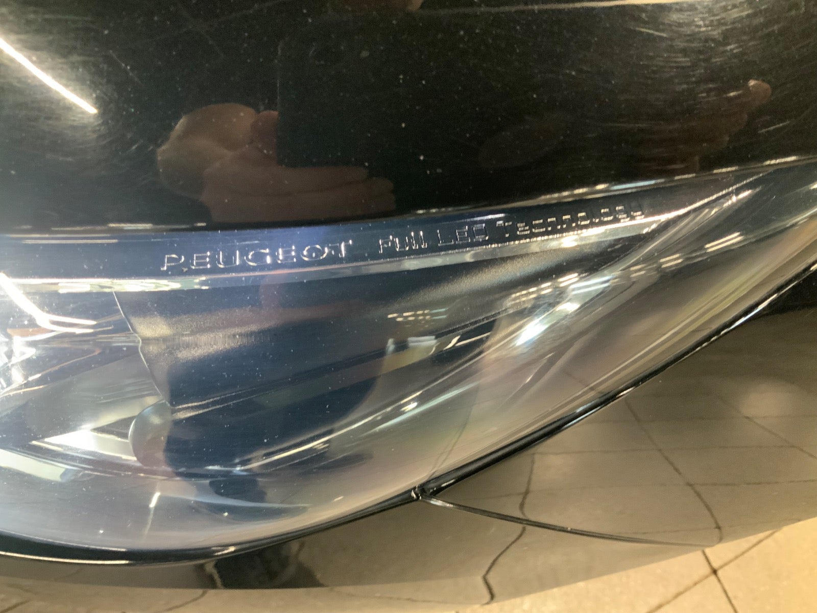 Peugeot 308 (3/8)