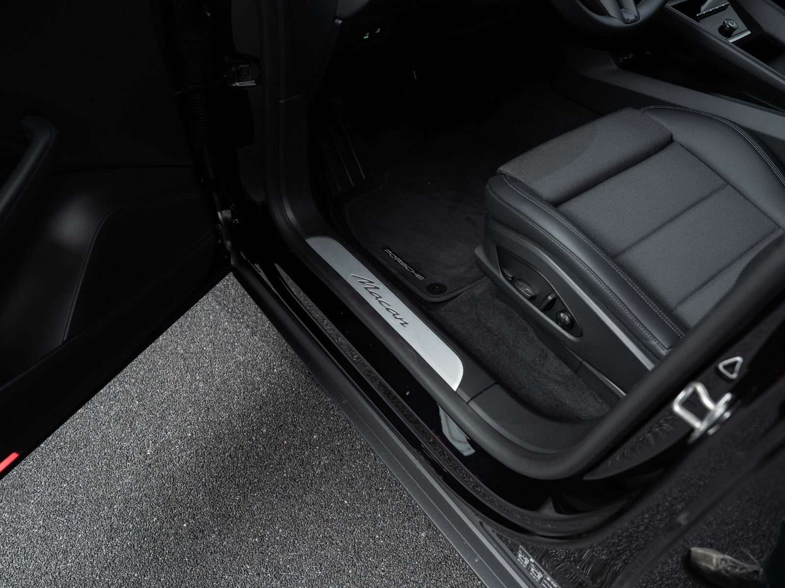 Gallery image 10 of 17