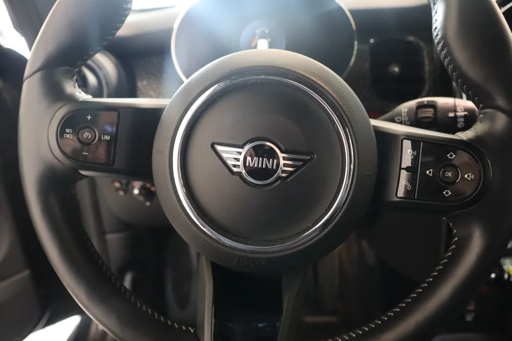 MINI Cooper SE Experience