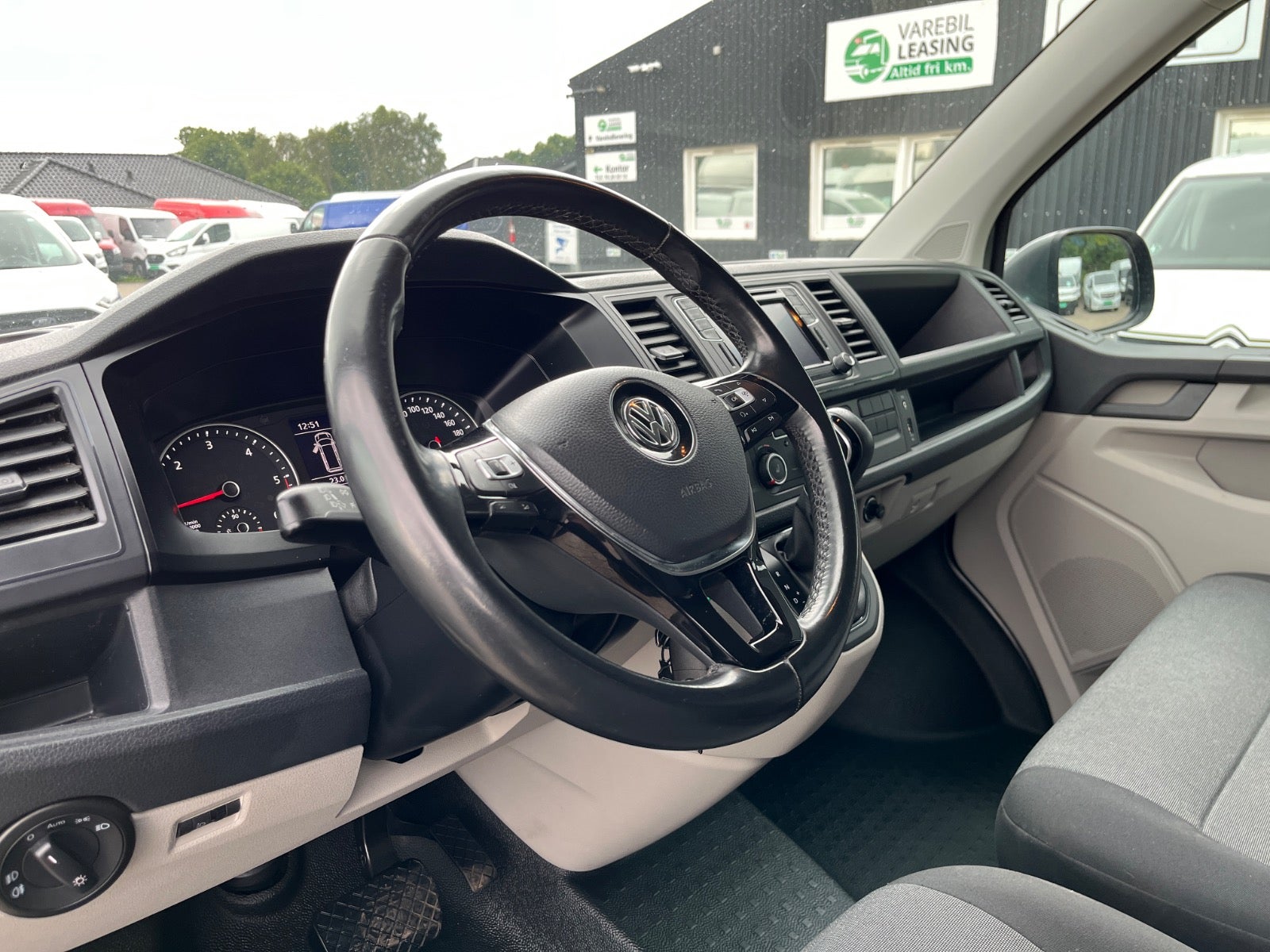 Billede af VW Transporter 2,0 TDi 150 Kassevogn DSG lang