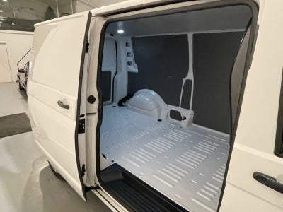 VW Transporter TDi 150 Kassevogn DSG lang