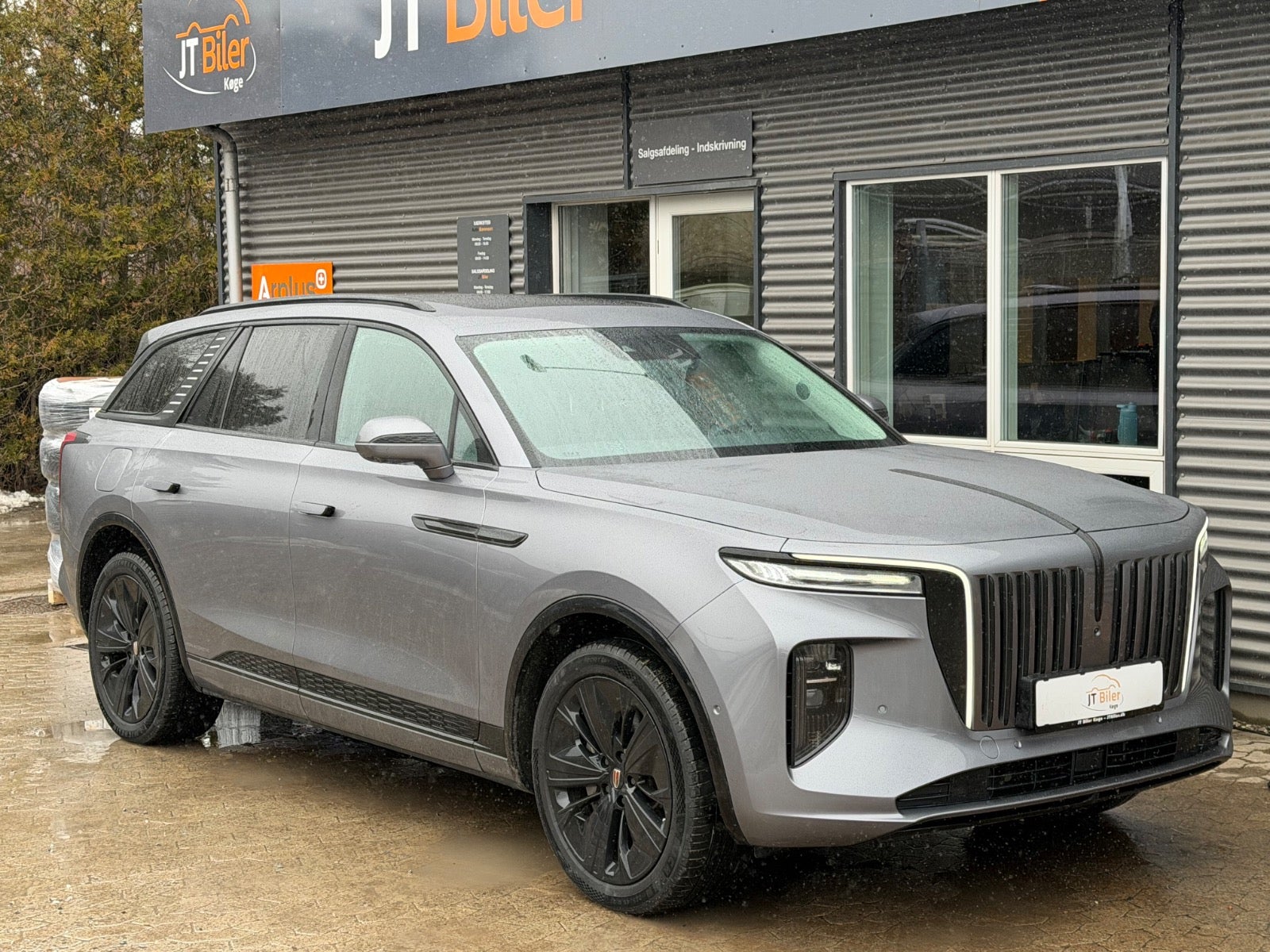 Hongqi E-HS9 Exclusive Black Edition