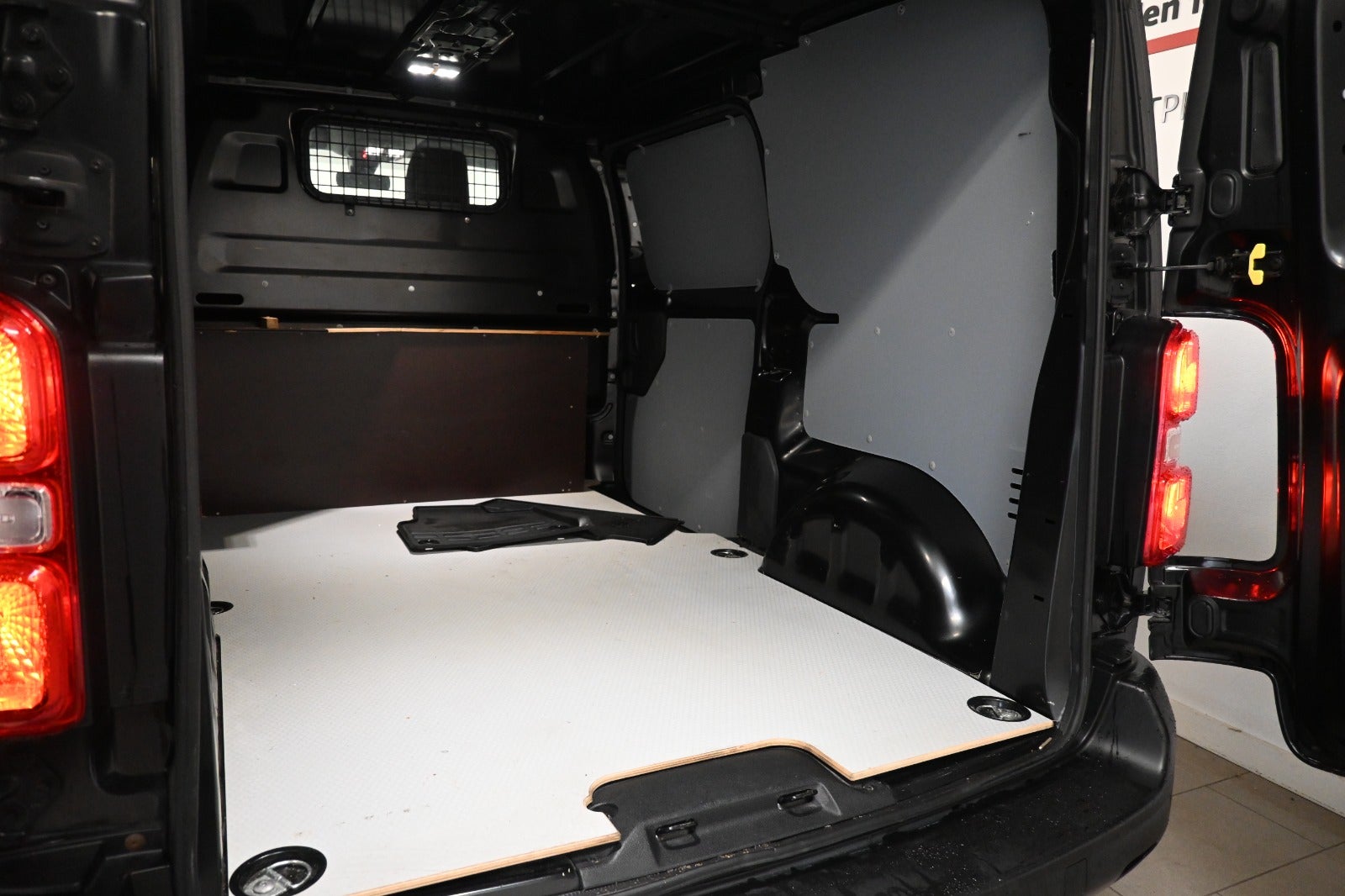 Peugeot Expert BlueHDi 115 L2 Plus Van