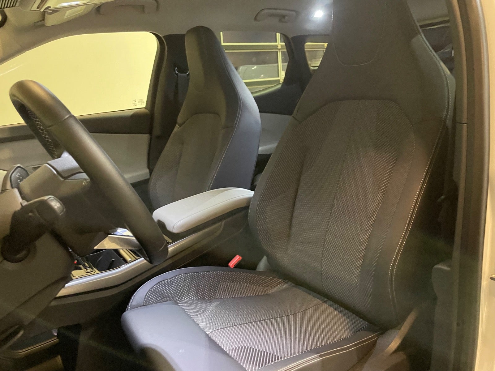 Ford Explorer Select Extended Range