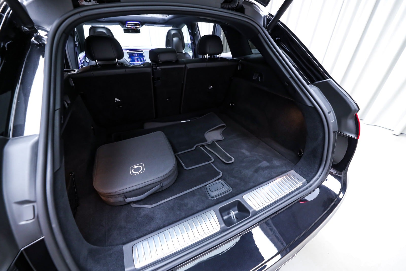 Mercedes-Benz EQE 350 SUV